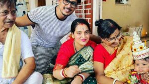 একসময় কেশবের মুখ দেখাতে চাননি অথচ আজ সেই মধুবনীর ছেলেই হয়ে উঠল বড় ইউটিউবার! 2 Madhubani Goswami