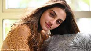 চলতি বছরে একের পর এক বিতর্কে জড়িয়েছেন টলিউডের কন্ট্রোভার্সি কুইন নুসরত জাহান! বছর শেষে ফিরে দেখা যাক সেই বিতর্ক গুলি... 5 Nusrat Jahan