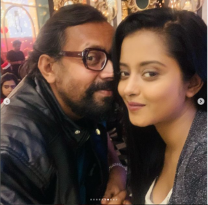 Swarna-Shruti: এবার নিজেদের অন্তরঙ্গ মুহূর্তের ছবি সোশ্যাল মিডিয়াতে পোস্ট করলেন শ্রুতি দাস! হুড়মুড়িয়ে হল ভাইরাল 4 Shruti Das