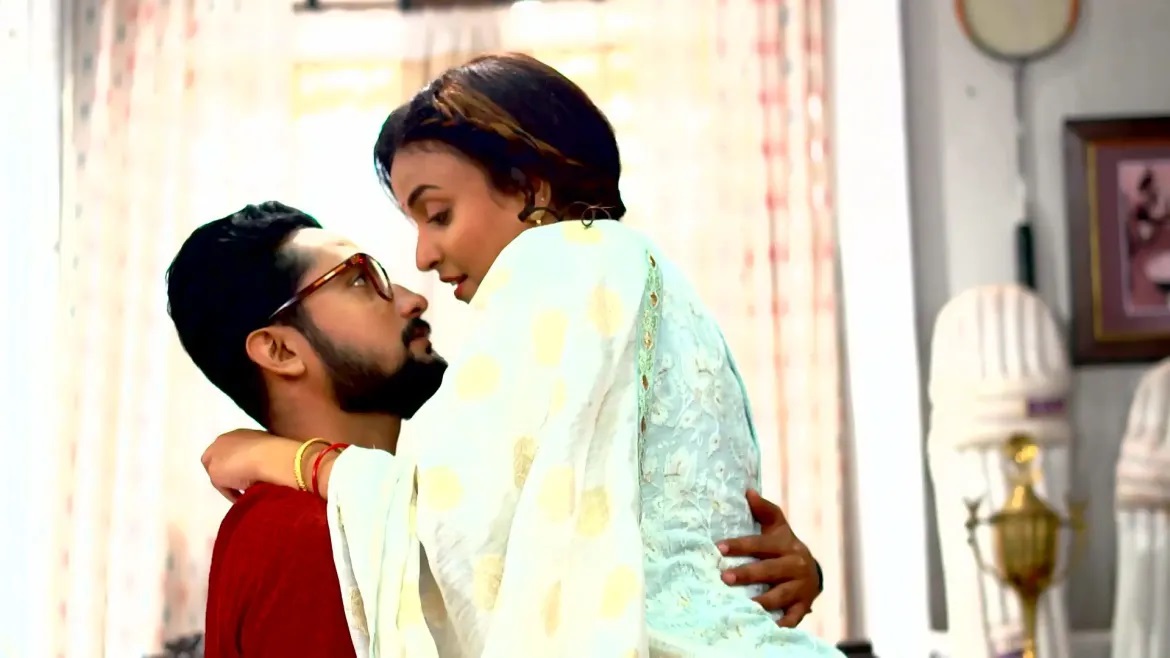 Urmi Satyaki, anondi, আনন্দী