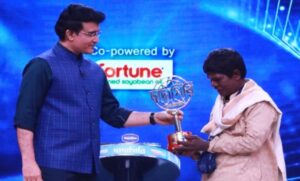 কাঁচা বাদাম গান গেয়ে গোটা দেশ জয় এরপর দাদার সামনে ভুবন বাদ্যকরের দাদাগিরি! ট্রফিও জিতলেন বাদাম কাকু 2 badam badam song