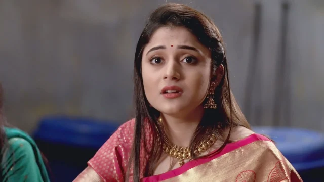 প্রথম ধারাবাহিকের পরিচালক সমানে দিতেন কুপ্রস্তাব,ভয়ে ইন্ডাস্ট্রি থেকে দু'বছর পালিয়ে গেছিলেন খড়কুটোর চিনি! 2 abuse