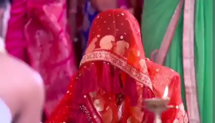 আবার মিঠাইকে হারাবে ফুলঝুরি!হাত ধরে লালন বুঝে গেল এটা চড়ুইয়ের হাত, ধূলোকণায় চলছে টানটান উত্তেজনা 5 Dhulokona