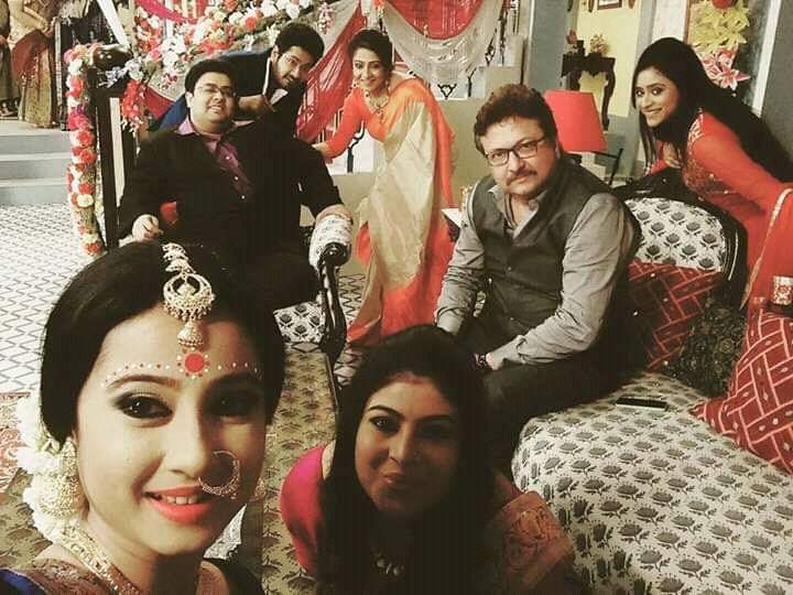 Bharat Kaul: ছোটপর্দায় দাপিয়ে কাজ সঙ্গে বড় পর্দাতেও ছাপিয়ে যাচ্ছেন! কাশ্মীরি পন্ডিত হয়েও টলিউডের চোখের মণি ভরত কল জন্মদিনে করলেন মন খারাপ, লক্ষ্মীদির বেয়াই করলেন ভয়াবহ তথ্য ফাঁস 4 Bharat Kaul