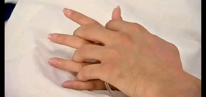 Mithai: হাসপাতালে ভর্তি হওয়ার সময় মিঠাইয়ের লম্বা নখে ছিল লাল রঙের নেইলপলিশ, এখন মিঠাইয়ের হাতের নখ ছোট হয়ে নেইলপলিশ নেই! 'হাসপাতালে মেনিকিওর করা হয় নাকি?' ট্রোলের শিকার মিঠাই, আসল কারণ শুনলে আর ট্রোল করবেন না 6 Adrit Roy