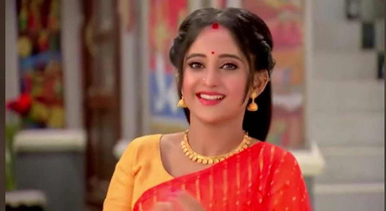 Mithai: হাসপাতালে ভর্তি হওয়ার সময় মিঠাইয়ের লম্বা নখে ছিল লাল রঙের নেইলপলিশ, এখন মিঠাইয়ের হাতের নখ ছোট হয়ে নেইলপলিশ নেই! 'হাসপাতালে মেনিকিওর করা হয় নাকি?' ট্রোলের শিকার মিঠাই, আসল কারণ শুনলে আর ট্রোল করবেন না 3 Adrit Roy