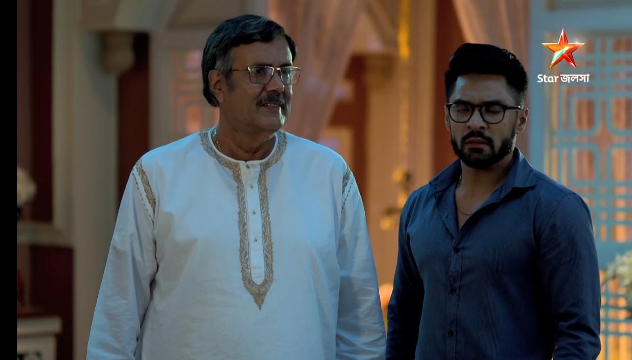 Gantchora: বাংলা সিরিয়ালে বাংলার হাতের শিল্প সগর্বে পেলো স্থান! বিদেশী মিস্টার পিটারকে ইমপ্রেস করতে বাংলার সংস্কৃতি নিয়ে হাজির খড়ি! দর্শকরা প্রশংসায় পঞ্চমুখ 2 Bengal special jewellery