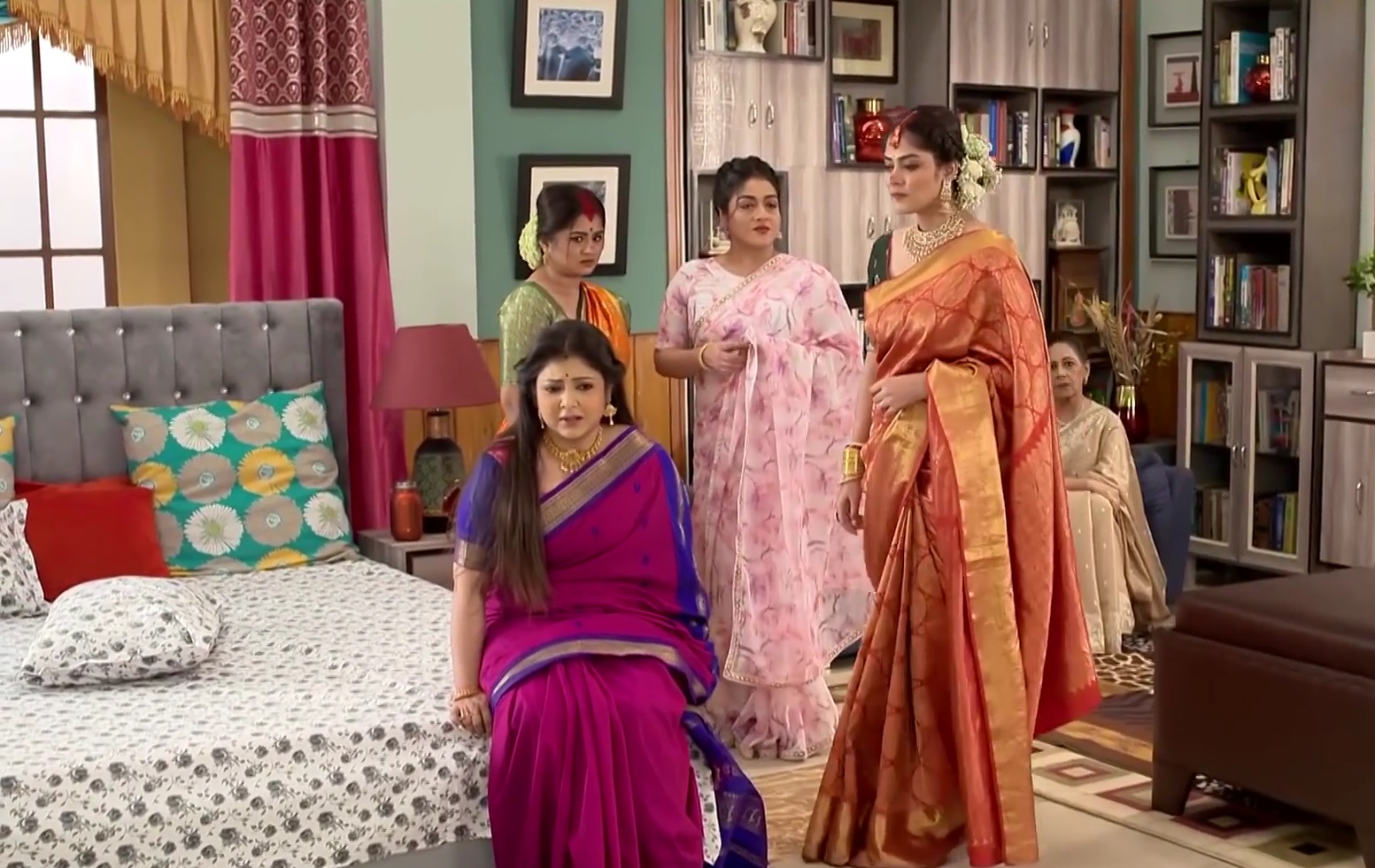 Ekka Dokka: রাধিকাকে ধাক্কা মেরে মাথা ফাটায় নতুন শাশুড়ি! একটি কথাও না বলে এক্সপ্রেশনে কষ্ট প্রকাশ করে হিট সোনামণি! প্রশংসায় পঞ্চমুখ নেটিজেন 3 Bengali television