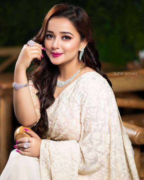 Aindrila Sharma: অভিনয় করার কথা ছিল ঐন্দ্রিলা শর্মার! শেষ মুহূর্তে বাদ দেওয়া হল নায়িকাকে! কাকে দেখা যাবে তাঁর পরিবর্তে? 6 Aindrila Sharma