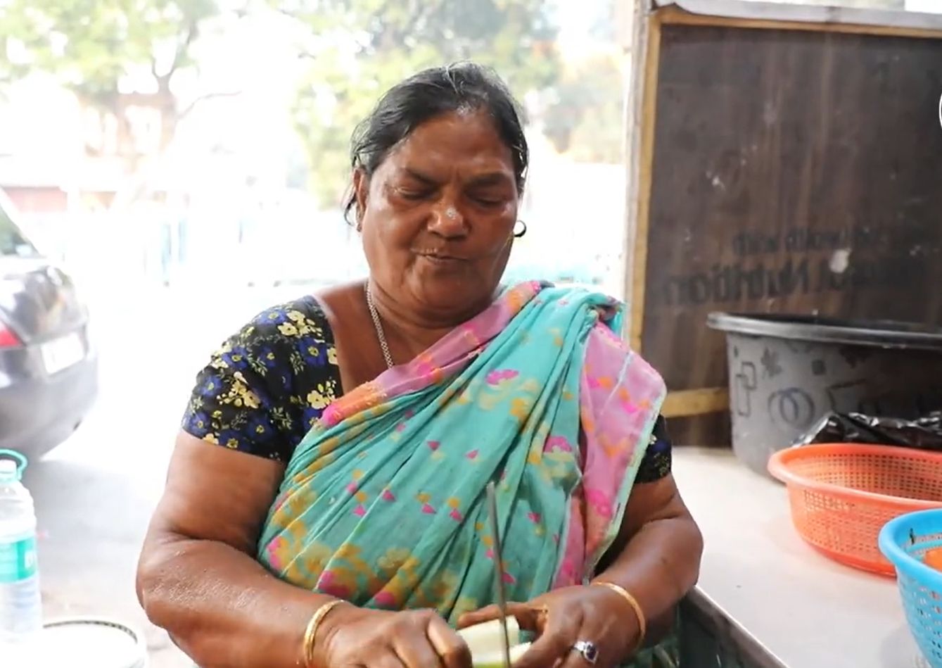 Ragi Masir Hotel: সুস্বাদু খাবারের সঙ্গে গালাগালি ফ্রি! ভাইরাল হয়ে গেলো "রাগী মাসির হোটেল"! খেতে হলে যেতে হবে রাসবিহারীর এই গলিতে 3 famous