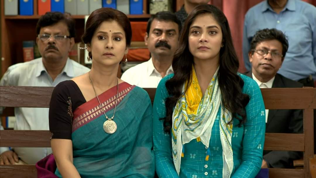 Ekka Dokka: আদালতে প্রতিপক্ষ রাধিকা আর পোখরাজ! বাবাকে বাঁচানোর জন্য এবার দুই মেয়ের লড়াই! "সব ঠিক আছে কিন্তু প্রতিশোধ নেওয়ার উদ্দেশ্যে এভাবে একটা ছেলের জীবন কেন নষ্ট করল রাধিকা?" প্রশ্ন দর্শকদের 2 Bengali television