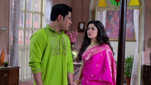 Guddi: "প্রথমে লুচ্চা অনুজের লালসার শিকার শিরিন আর এখন অনুজ প্রাক্তন স্ত্রীর সঙ্গে পরকীয়া করতে গেলে শিরিন বাধা দিলেই ও খারাপ?" গুড্ডি ধারাবাহিকের আসল নায়িকার থেকে নায়িকার দিদির চরিত্রকেই ভালো বলছে দর্শকরা 6 Bengali television