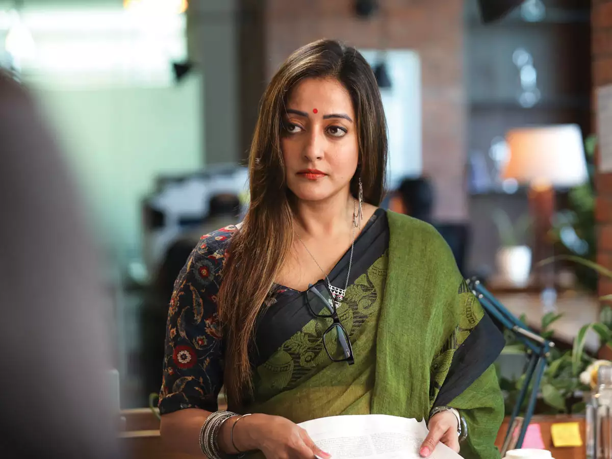 সুচিত্রা সেনের নাতনিকে অ'ক'থ্য ভাষায় হু'ম'কি! লাগাতার হু'ম'কি'র মুখে রাইমাকে নিয়ে চিন্তিত পরিবার 2 Raima Sen, Ma Kali, Actress