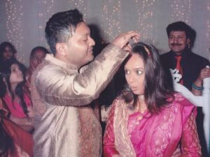 প্রথম সংসার ভাঙার পর বিয়ে করেন নিজের বন্ধুর ছেলেকে! জেনে নিন অভিনেত্রী বিদীপ্তা চক্রবর্তীর জীবনের অজানা কথা 3 Bengali movie