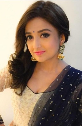 “এই যন্ত্রণা কি করে সামলব…" মায়ের লাইফ সাপোর্ট সরানোর কঠিন সিদ্ধান্ত নিলেন মোনালি ঠাকুর! 2 Bollywood
