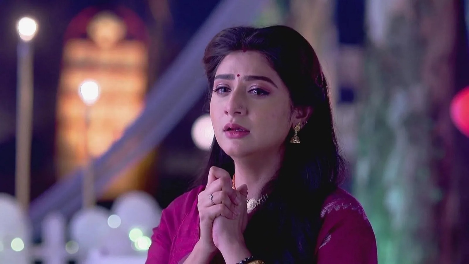 ধারাবাহিকের মাঝেই নায়িকার বিদায়! আলোর কোলে ছাড়লেন মূল নায়িকা! মন ভালো নেই ভক্তদের! 2 Alor Kole